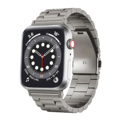 Titanium bracelet for Apple Watch, compatible with Series 1, 4, 5, 7, 8, Ultra, SE, and Ultra 2. Available in sizes 42mm, 44mm, 45mm, 49mm, and 9mm. Stylish metal design