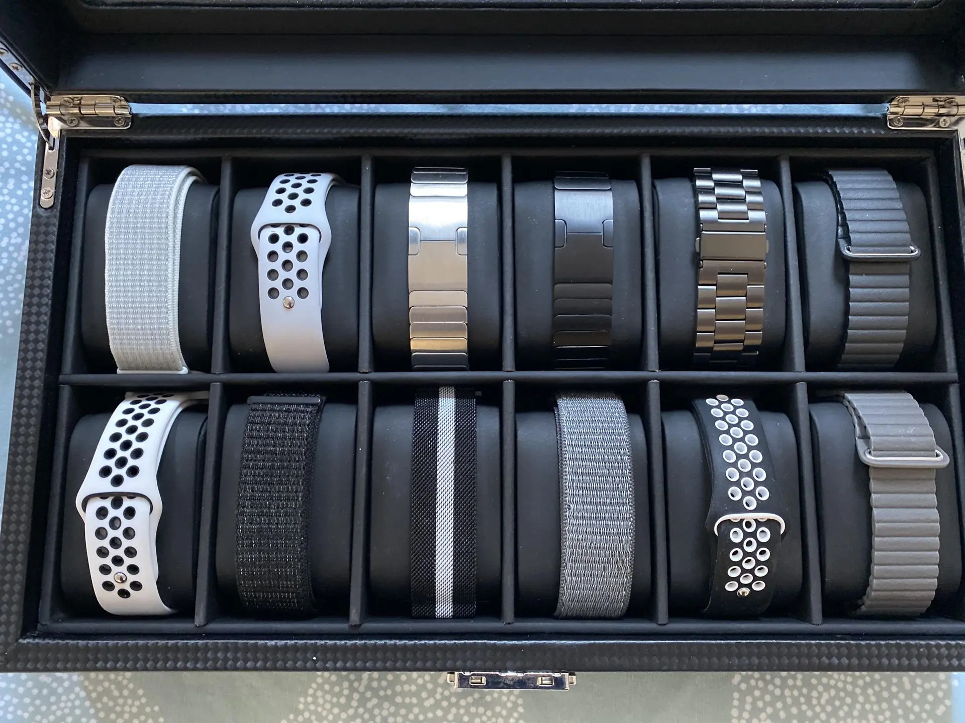 How to Select the Perfect Metal Watch Band for Your Style