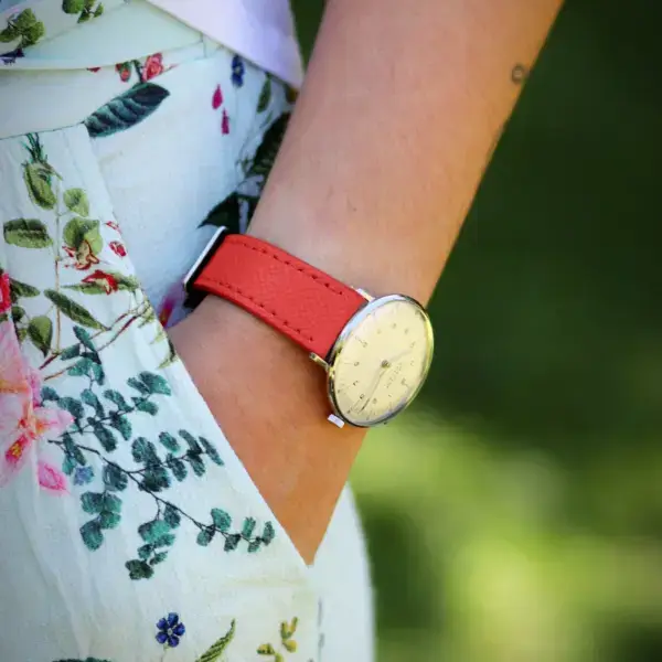 w.ks7 Creative Women’s Textured Leather Strap With Quick Release Red