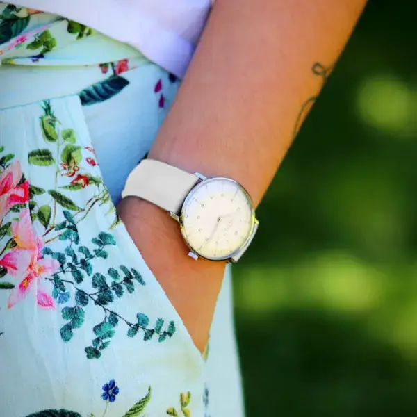 st19 Creative Classic Women’s Strap With Quick Release White