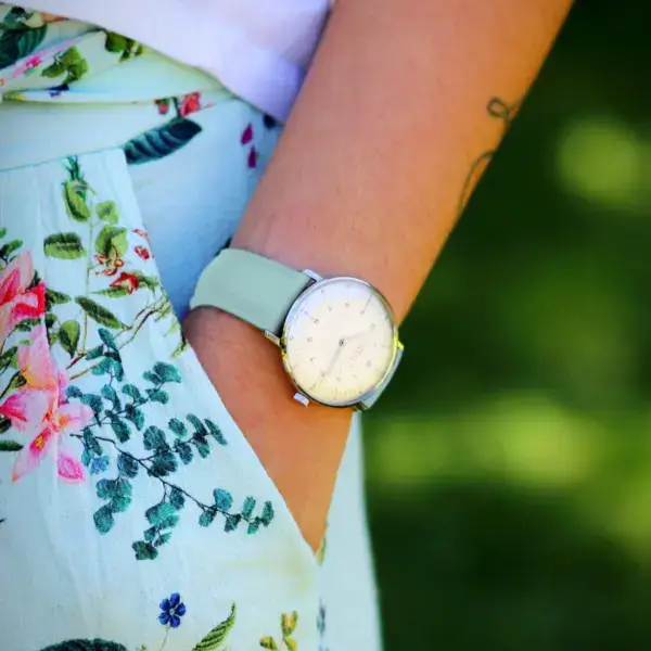 st19 Creative Classic Women’s Strap With Quick Release Light Blue