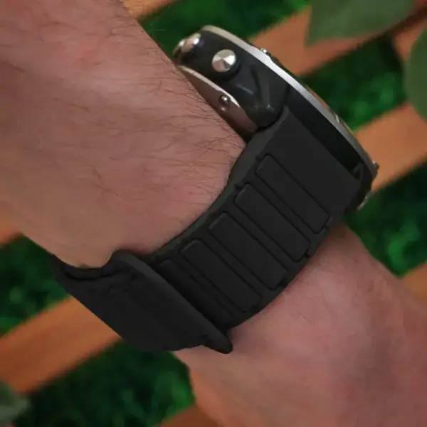 g.r88.1 Wrist Black StrapsCo MagLoop Active Watch Band Strap for Garmin QuickFit 20 22 26