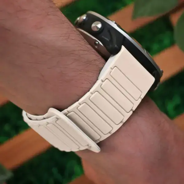 g.r88.17.22 Wrist Beige & White StrapsCo MagLoop Active Watch Band Strap for Garmin QuickFit 20 22 26