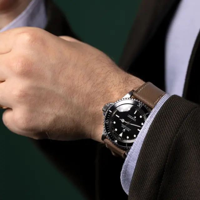 Choosing the Perfect Watch Band for a Job Interview